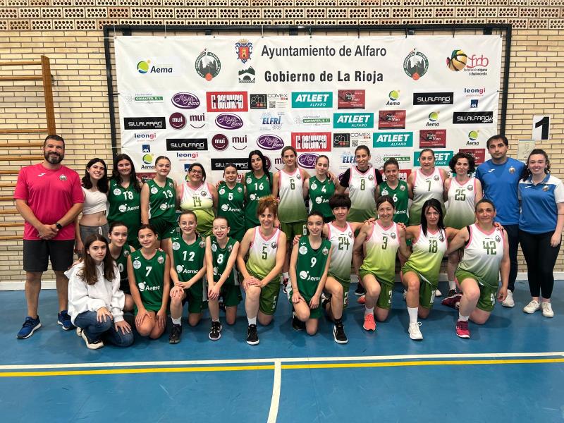 El último partidazo en el pabellón del instituto midió a las infantiles Aema con nuestras mujeres aficionadas