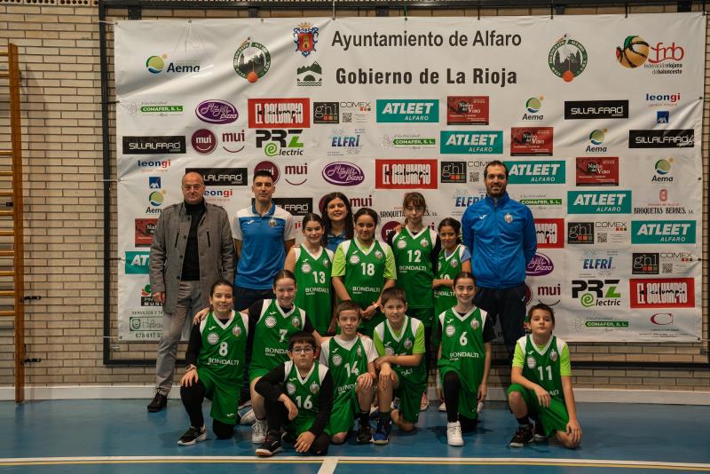 Nuestro alevín mixto Bondalti Water, entrenado por Rodrigo Fernández, Javier Ramos y Cristina González