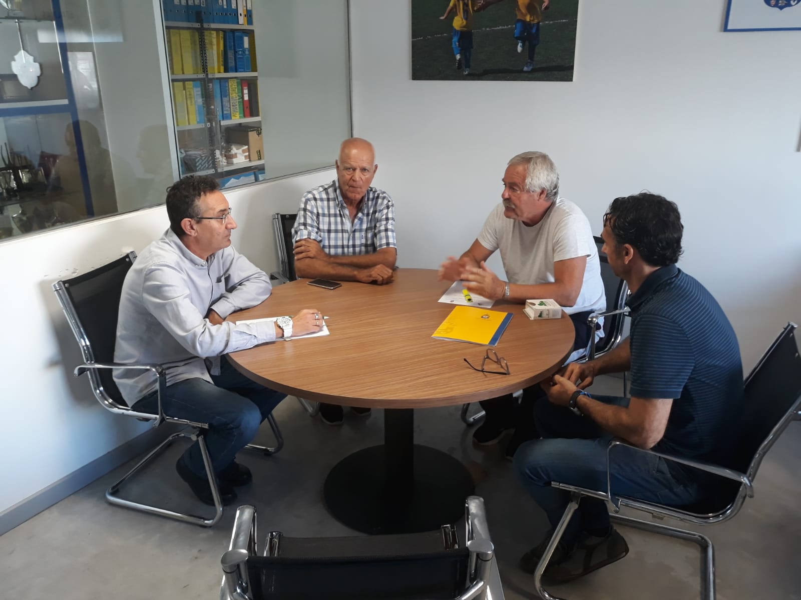 LA FUNDACIÓN Y LA ASOCIACIÓN DE EXJUGADORES DE LA UD LAS PALMAS MANTUVIERON ESTA MAÑANA UNA REUNIÓN